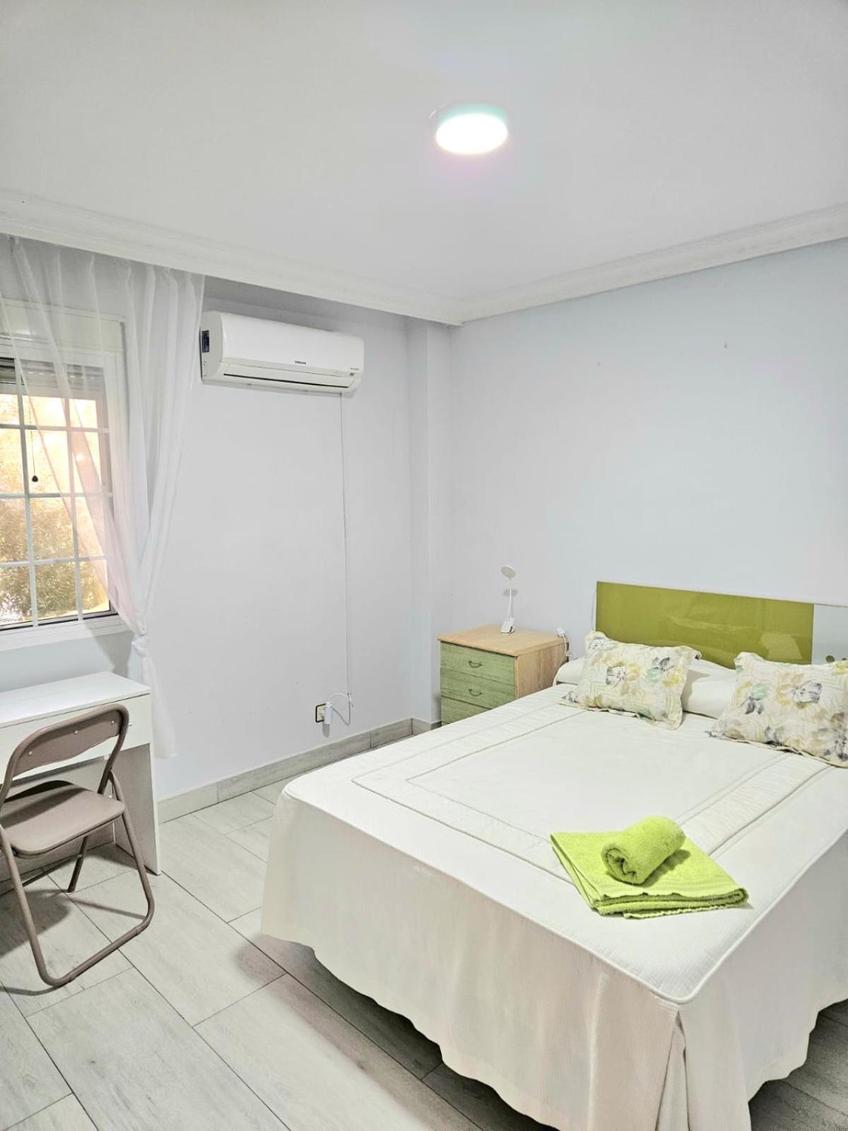 Hotel Habitación Privada a 15 min de la Playa/Piso Huelva Exterior foto